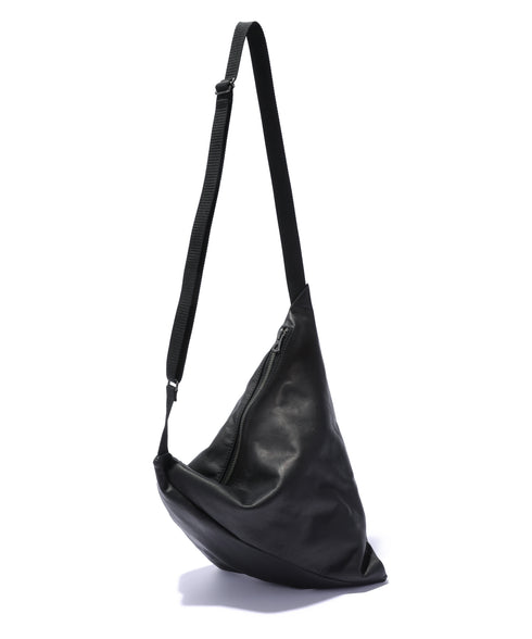 MR.OLIVE E.O.I / WATERPROOF LIGHT LEATHER TRIANGLE BODY BAG ミスターオリーブ イーオーアイ/ウォータープルーフ ライトレザー/トライアングル ボディバッグ